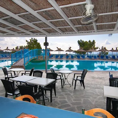 Karpathios Traditional Hotel *